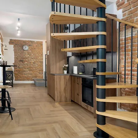Two-level In The Center With Air Conditioning By Renters Apartment *
