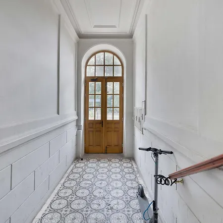 Two-level In The Center With Air Conditioning By Renters Apartment *